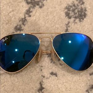 Ray ban polarized sunglasses! Like new!